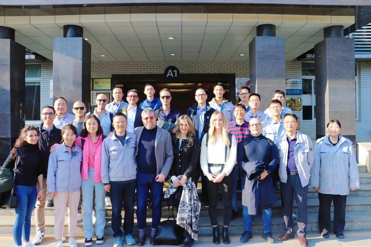 1738915865864011933.jpg 1738915865864011933.jpg